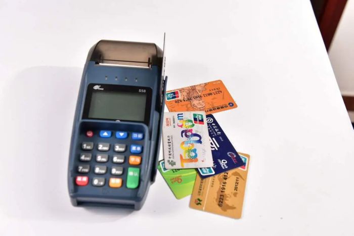 用POS机刷卡和快捷支付有什么区别？